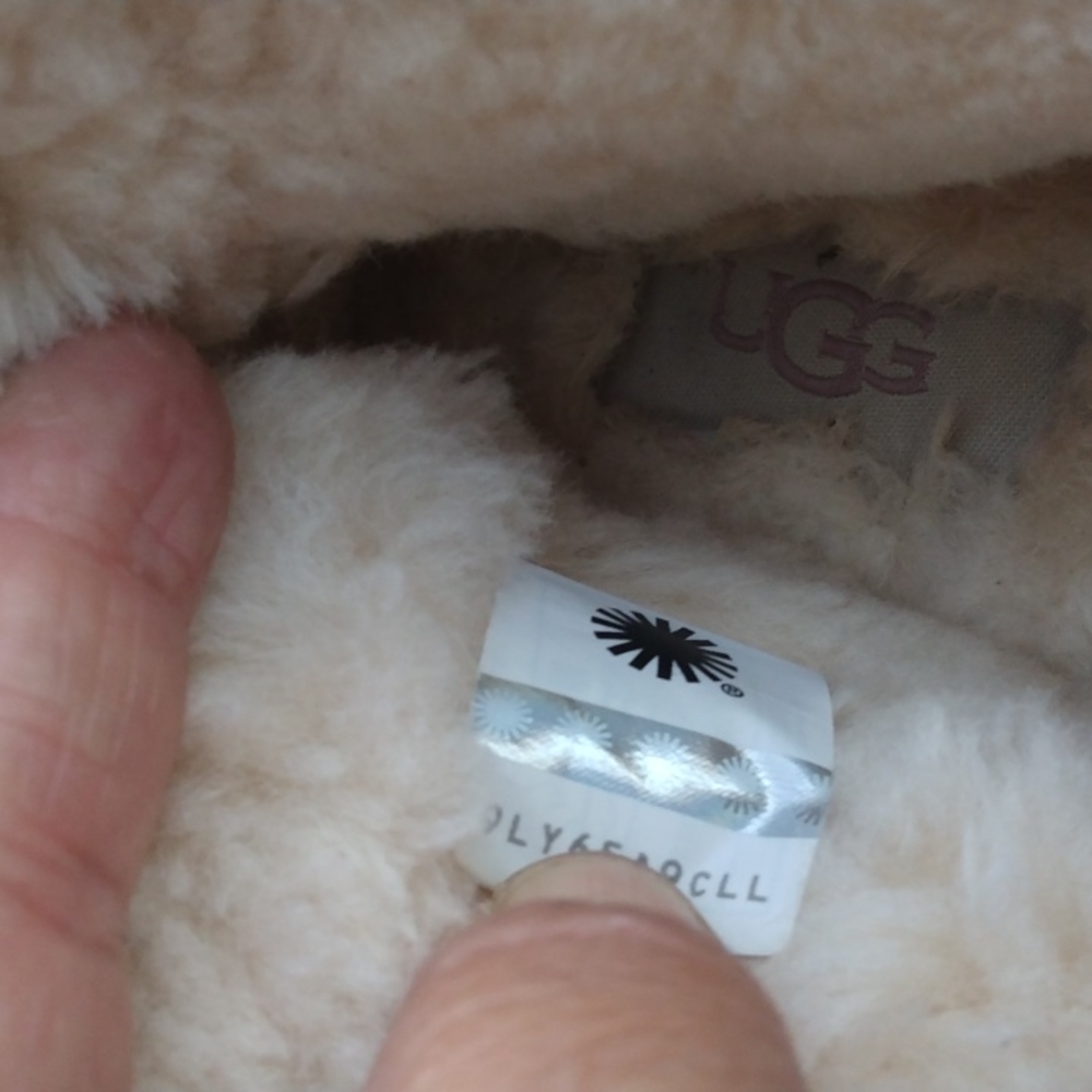 UGG Slippers - Picture 9 of 13
